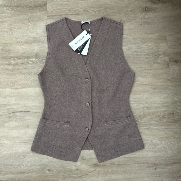 Aritzia Tops - Aritzia Babaton Stakes Sweater Vest in Tan